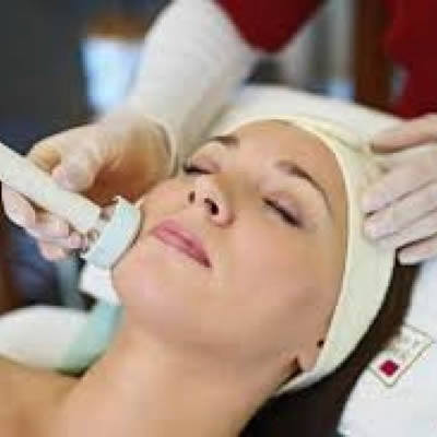 image of woman receiving cavitation treatment